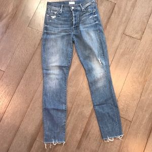 Mother Denim size 25 “the stunner” ankle fray